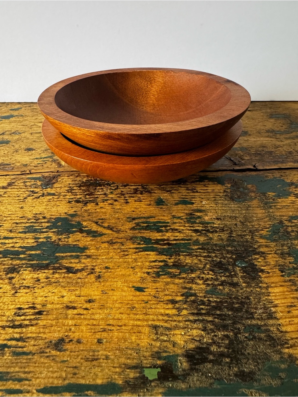 Hand-Turned Wooden Serving Bowl — Rich Chestnut Finish